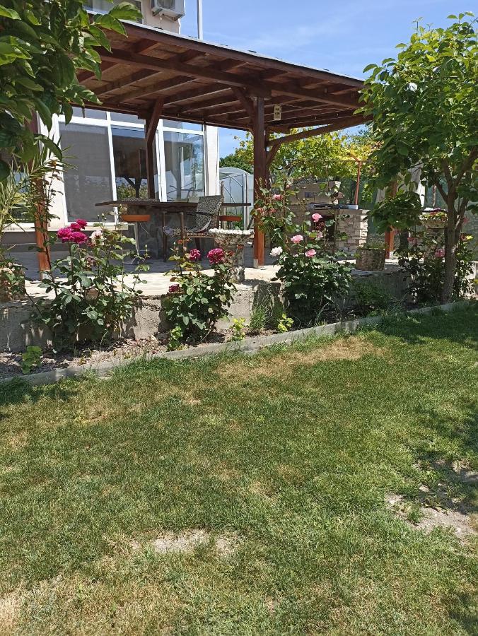 Apartamento Stai Za Gosti Bazdarovi Byala  Exterior foto